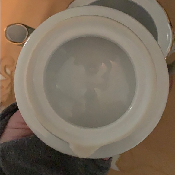 Gorgeous floral teapot - Picture 3 of 4